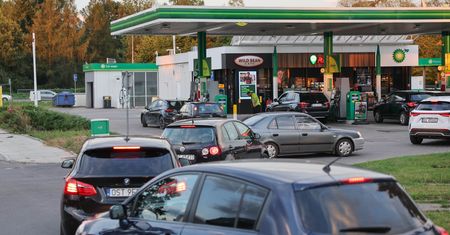 W Zakopanem brakuje paliwa. Długie kolejki do stacji paliw w wielu miejscach w Polsce
