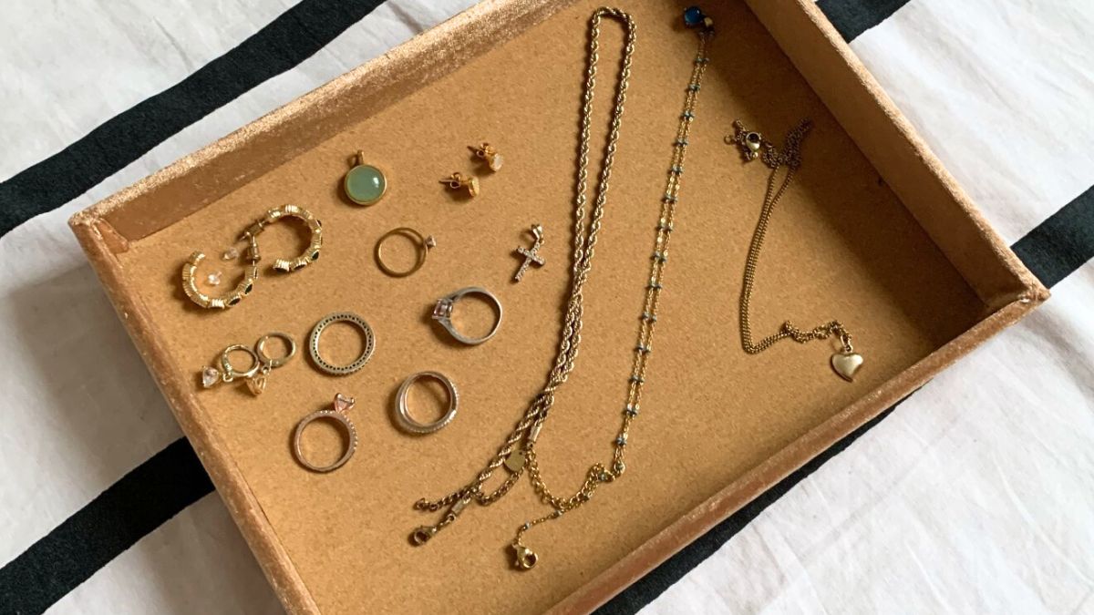 Jak wyczyścić biżuterię domowymi sposobami?