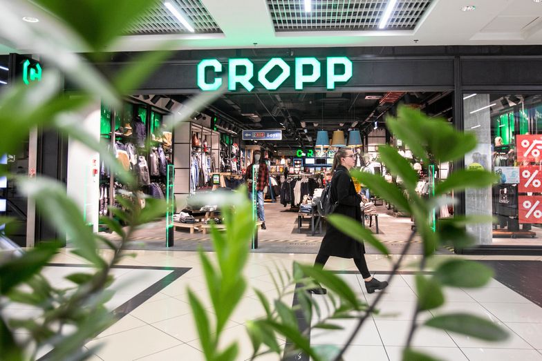 Cropp wprowadził akcję promocyjną, którą internauci skojarzyli z papieżem 