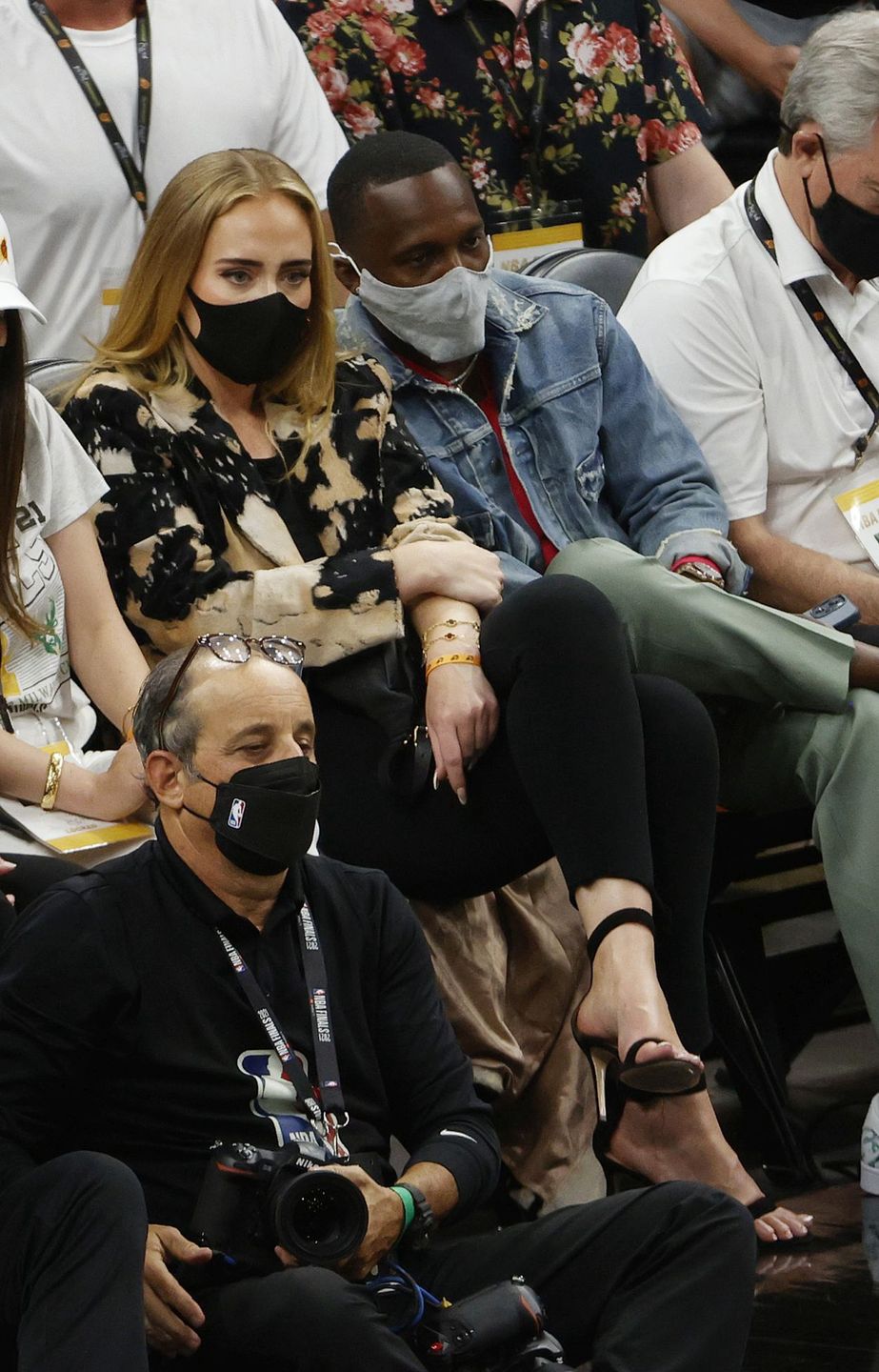 Adele na meczu NBA z kolegą?