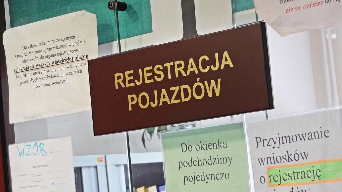 Zamknięcie urzędów sparaliżowało rynek. Teraz - od 22 kwietnia - wracają do pracy.