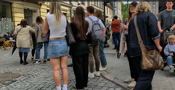 Lot trwa godzinę. Polacy czują się tu jak u siebie