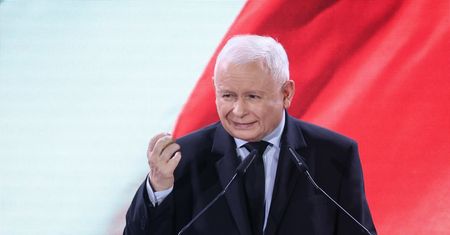 PiS zapowiada wcześniejsze emerytury. Ekspert: prędzej skorzysta dyrektor niż jego pracownik