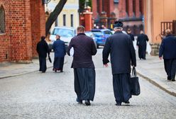 Ksiądz wszedł im do domu. Oniemiał, gdy zobaczył w kuchni