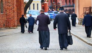 Ksiądz wszedł im do domu. Oniemiał, gdy zobaczył w kuchni