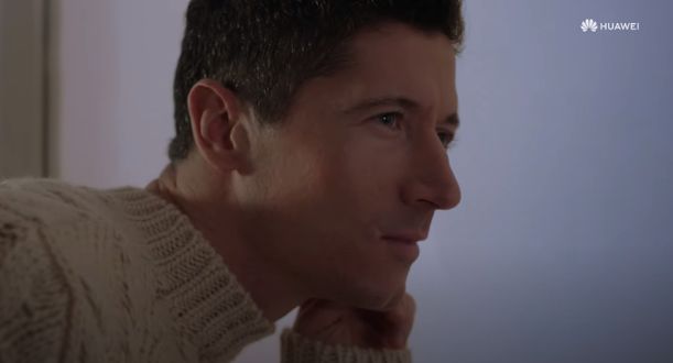 Huawei reklamuje się na święta z Robertem Lewandowskim. „Najlepsze na Święta, najlepsze dla bliskich" (wideo)