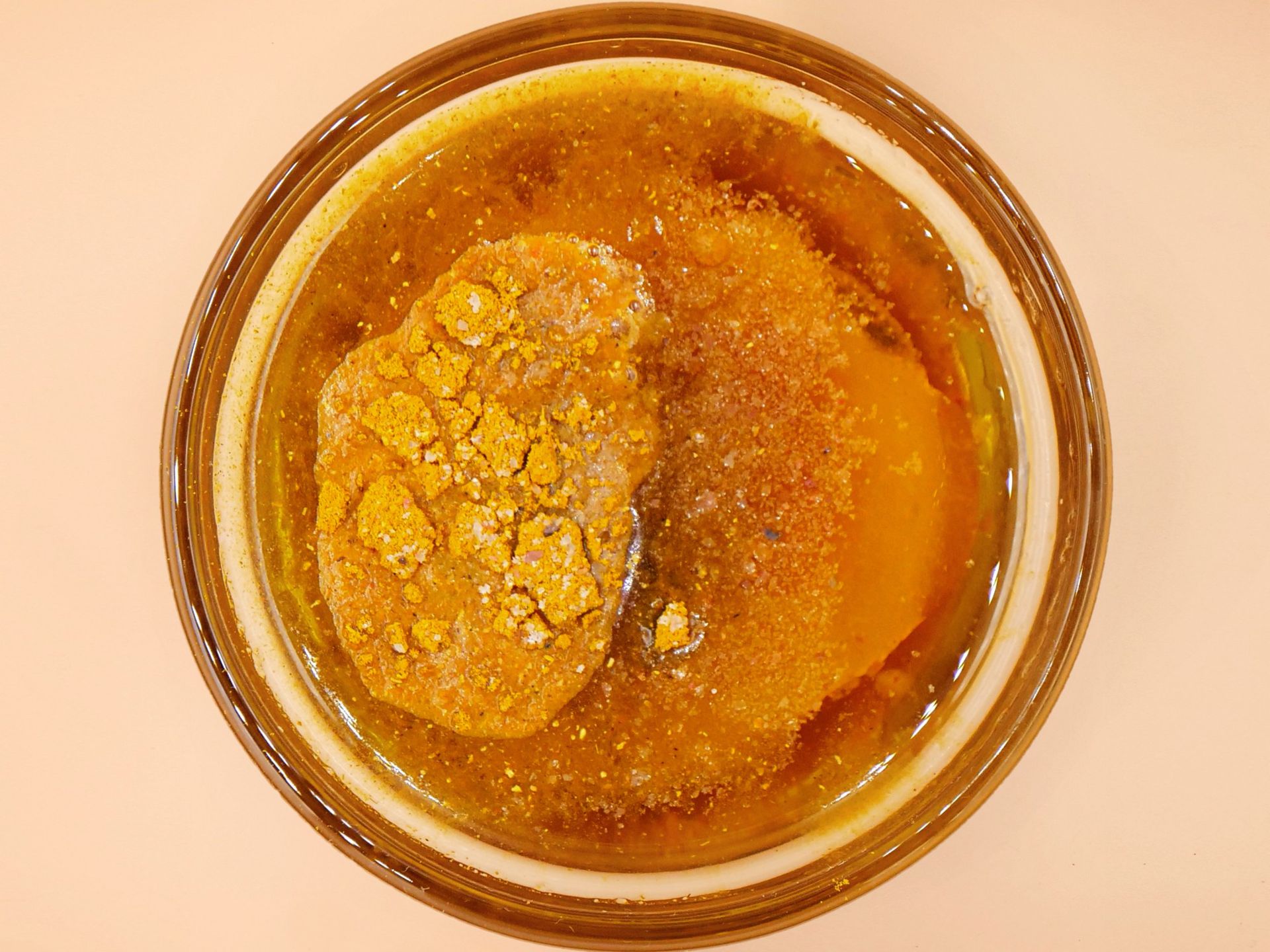 Sałatka z mozzarellą i nutą curry przepis
