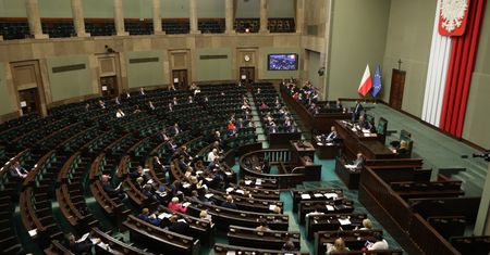 Sejm planuje przyszłe wydatki. Media dotarły do projektu budżetu na 2021 rok