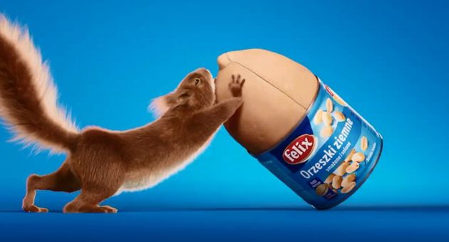 Wiewiórka-siłaczka w reklamie orzeszków Felix (wideo)