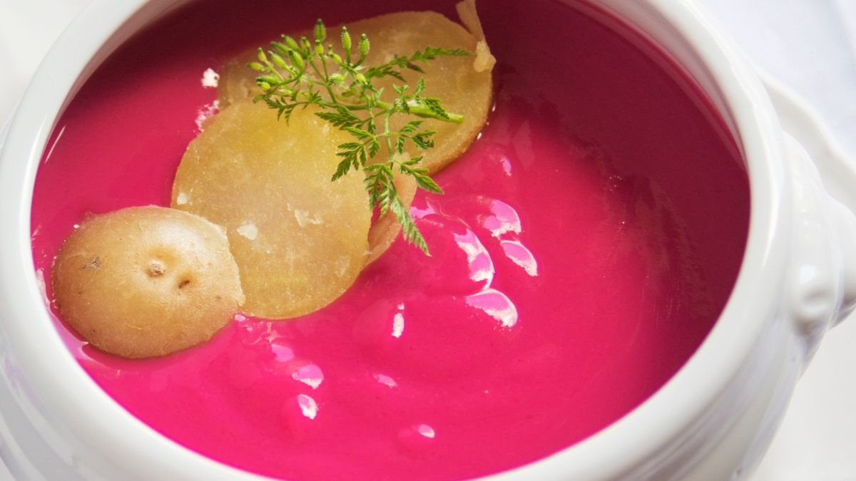 Buraczana zupa wielkanocna