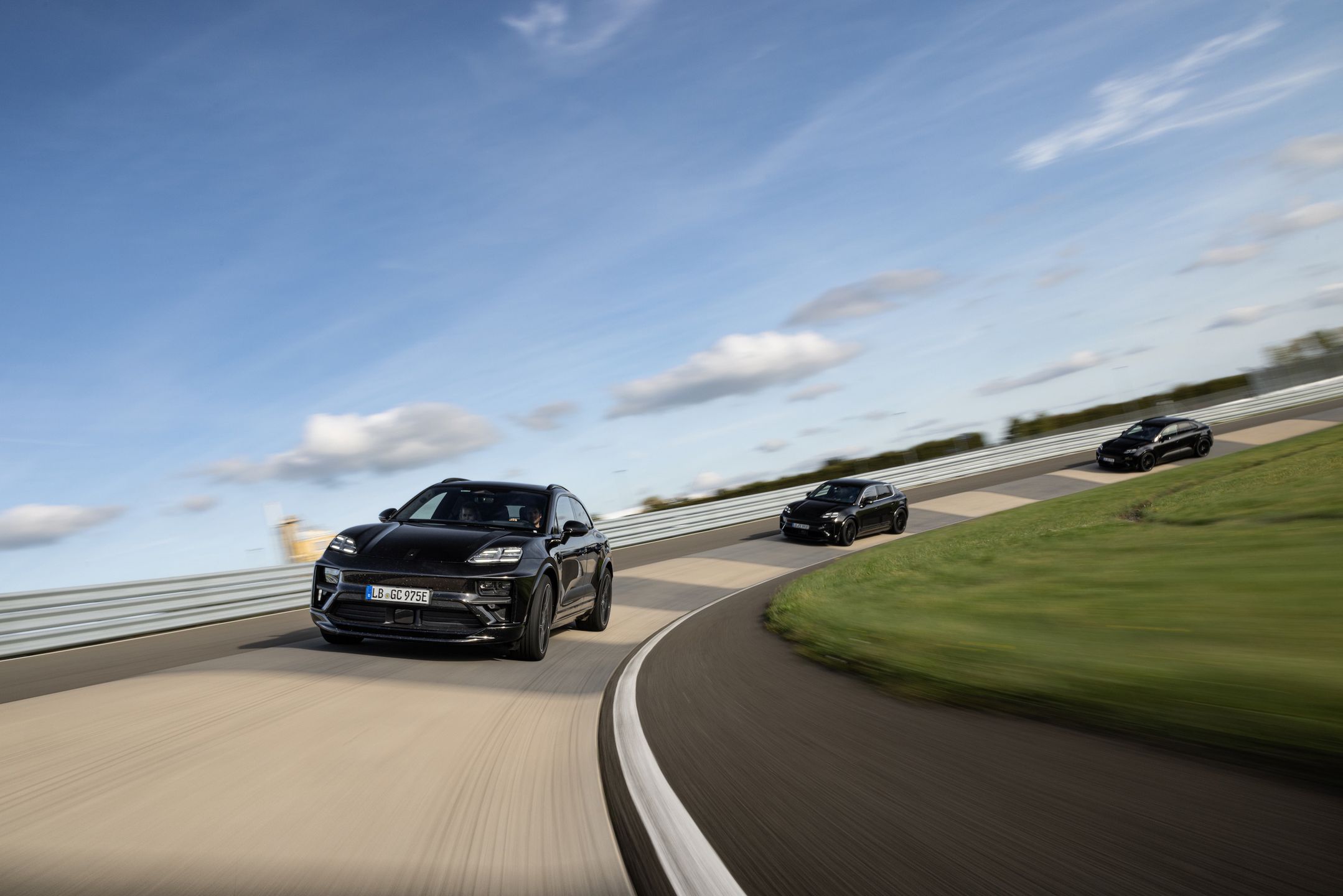 Porsche Macan EV (2024)