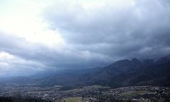 Pogoda. W górach szaleje halny. Na południu Polski termometr wskaże 25 stopni