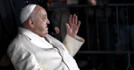 Franciszek ustąpi z urzędu? Kardynał Dziwisz: nie cofnie się
