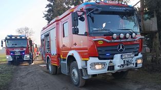 Strażacy ćwiczyli nad Zalewem Klimkówka. Powodziowa akcja ratunkowa w warunkach bojowych