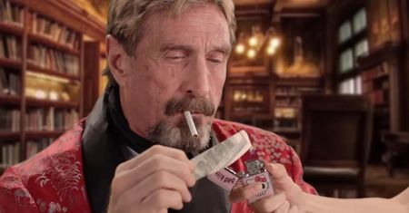 John McAfee jest bezpieczny. Po 4 dniach wyszedł z aresztu