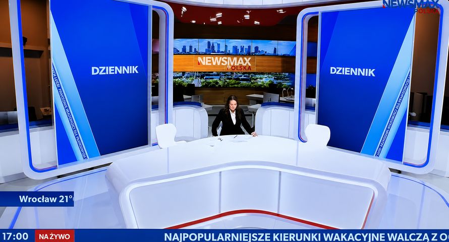 Newsmax Polska po pierwszych dniach. Nowoczesne studio, wpadki i dziwna ramówka