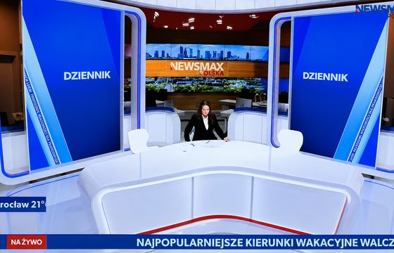 Newsmax Polska po pierwszych dniach. Nowoczesne studio, wpadki i dziwna ramówka