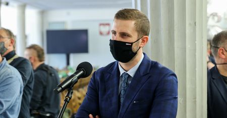 Spięcie w TVP. Kłeczek stanął w obronie ministra i nazwał posłankę Lewicy "tłustą kocicą"