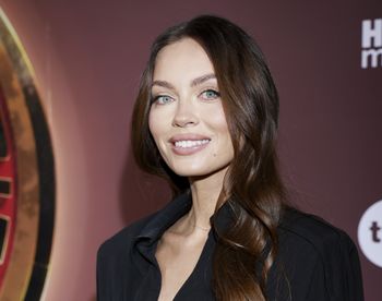 Nosi najmodniejsze spodnie na lato. Nie każdy by się odważył