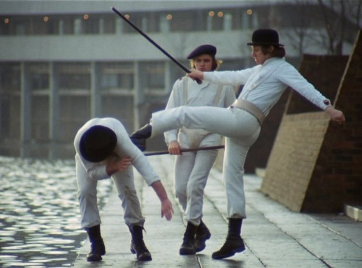 Kadr z filmu "Mechaniczna pomarańcza" (1971)