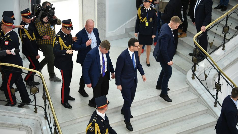 Mateusz Morawiecki
Warszawa, 01.12.2022. Premier Mateusz Morawiecki (C-P) po zako�czeniu posiedzenia Parlamentarnego Zespo�u ds. Energii Odnawialnej w Sejmie w Warszawie, 1 bm. Temat posiedzenia: Aktualna sytuacja energetyki odnawialnej w Polsce. (jm) PAP/Radek Pietruszka
Radek Pietruszka
obrad, obrady, polityk, polityka, posiedzenie, sejm