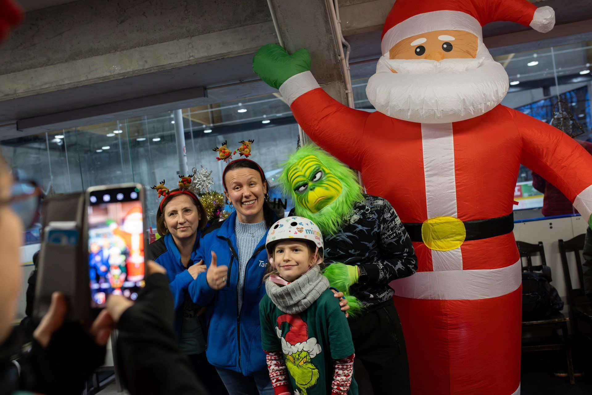 Impreza odbyła się w piątek, 5 grudnia, na lodowisku Torbyd w Bydgoszczy. Organizatorzy przygotowali sporo atrakcji, w tym, m.in.: pokazy łyżwiarstwa figurowego, konkurencje sportowe, mecz minihokeja. Dodatkową niespodzianką był Święty Mikołaj, który na lodowisko wjechał razem ze swoimi śnieżynkami. 