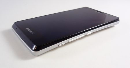 W skrócie: Xperia T z obsługą Miracast, oficjalne zdjęcie HTC Droid DNA, ZTE chwali się nowym smartfonem