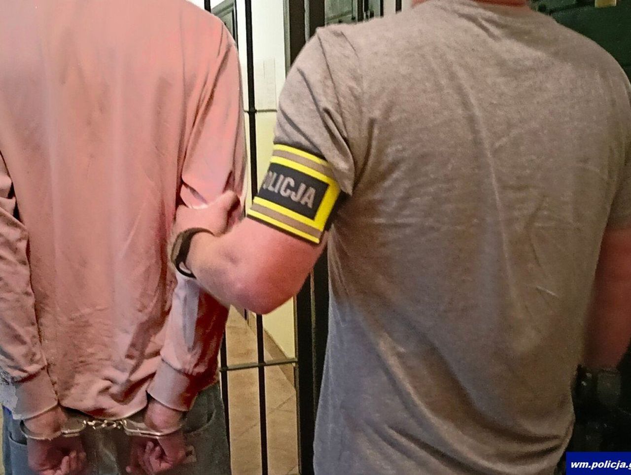 Ełk: Poszarpał się z ochroniarzem, żeby uciec z piwem i batonikiem