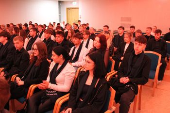 Gniezno: Absolwenci byli pasowani repliką szabli Jana Kilińskiego