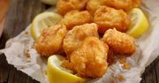 Przepis na rybę w panierce. Dzięki temu składnikowi jest niezwykle chrupiąca