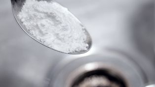 Wsyp do zlewu zamiast sody. Odpływ odetka się od razu