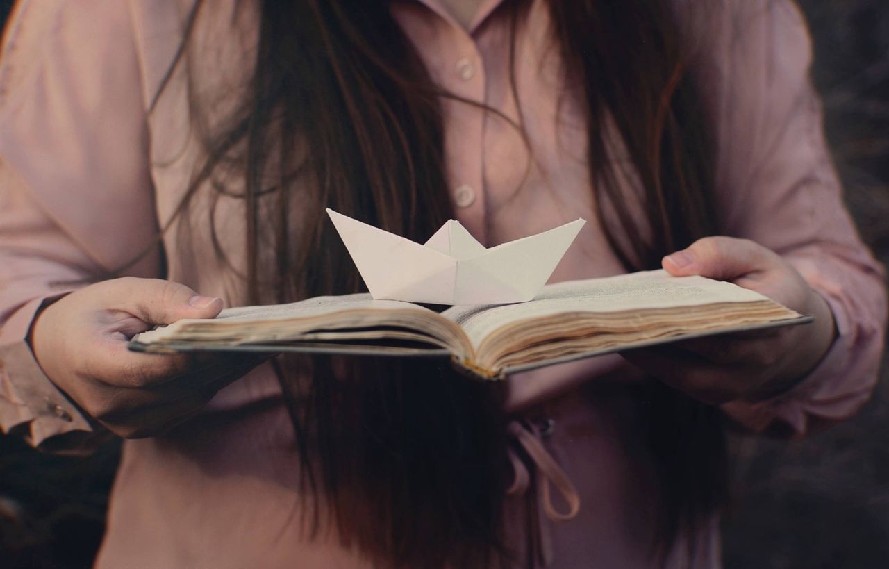 Chorzy po udarach i wypadkach składają origami i lepią z gliny. Rehabilitują się na NFZ ze wsparciem studentów łódzkiego ASP