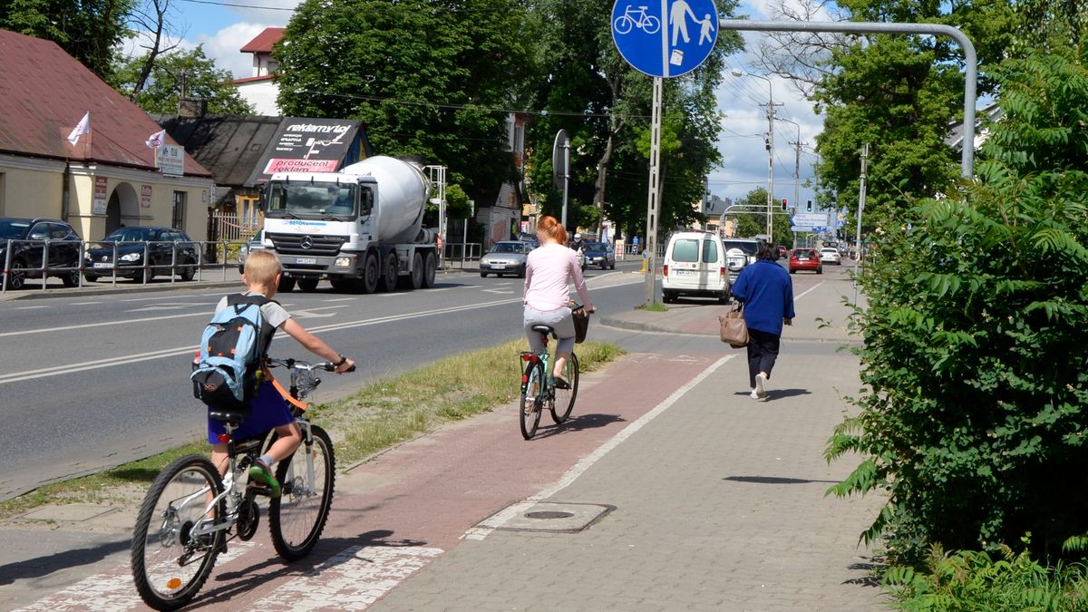 Dzieci w wieku od 10 do 18 lat muszą mieć kartę rowerową, jeśli chcą same uczestniczyć w ruchu drogowym. Jeśli nie mają takiego dokumentu, muszą pozostawać pod opieką osoby dorosłej.
