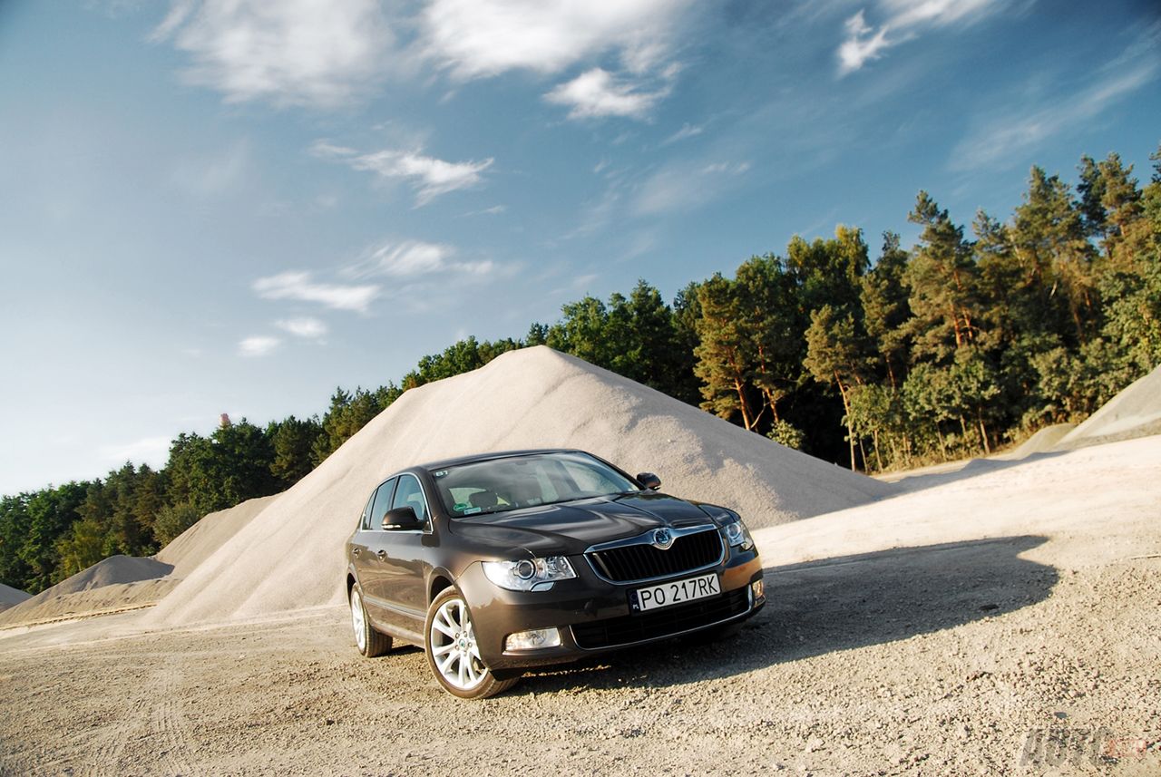 Skoda Superb 2,0 TDI 4x4 DSG Elegance – rozmiar ma znaczenie [test autokult.pl]