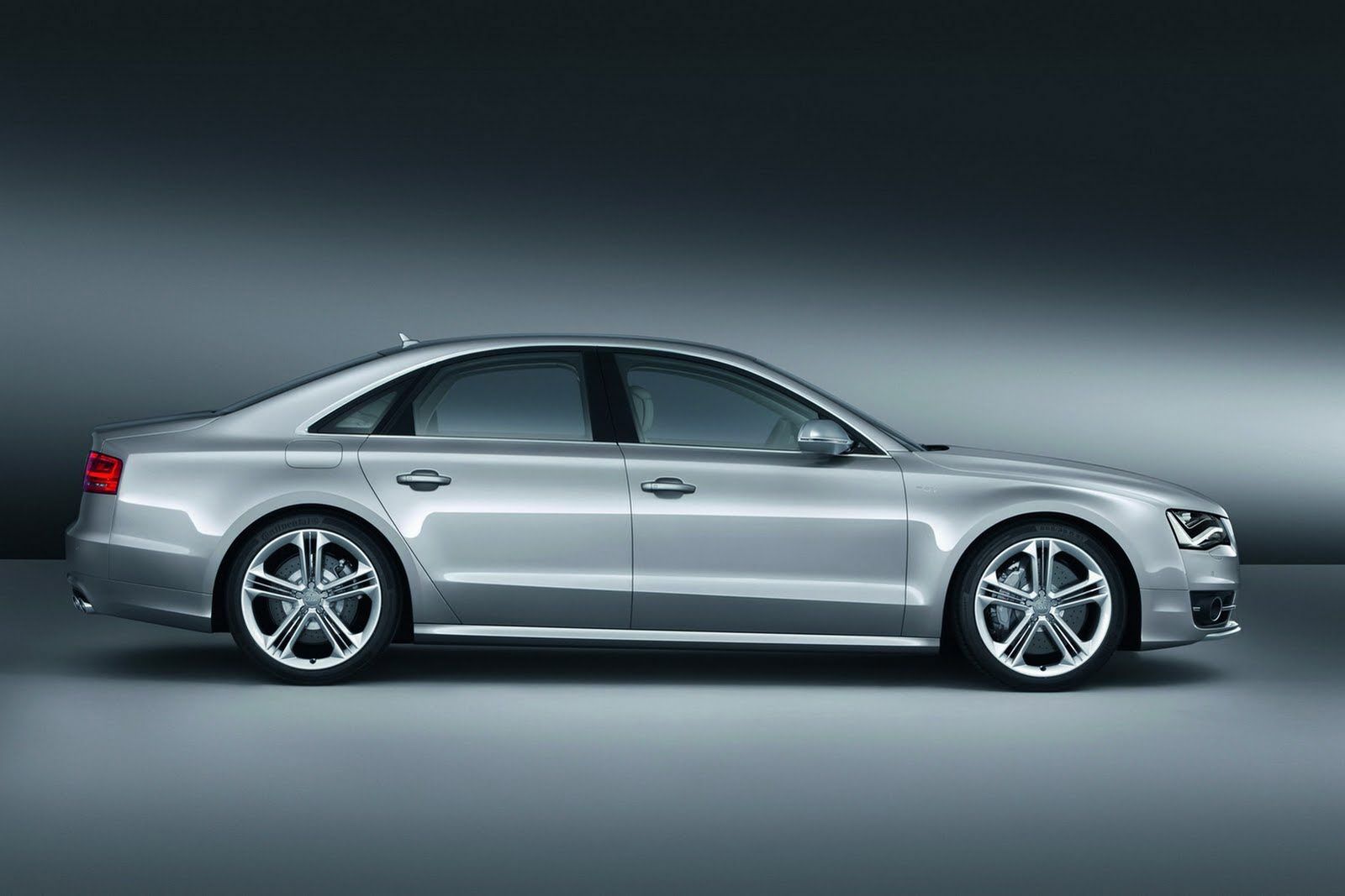Audi-S8