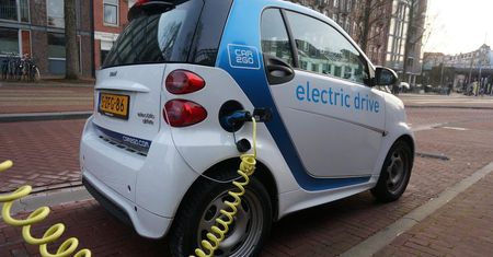 Opinie o autach elektrycznych. Plusy i minusy dla posiadacza