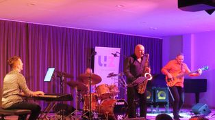 Zielona Góra: W Muzeum Ziemi Lubuskiej zagrał legendarny zespół "Walk Away". Cudowne zakończenie tegorocznej edycji Green Town of Jazz