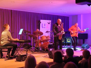 Zielona Góra: W Muzeum Ziemi Lubuskiej zagrał legendarny zespół "Walk Away". Cudowne zakończenie tegorocznej edycji Green Town of Jazz