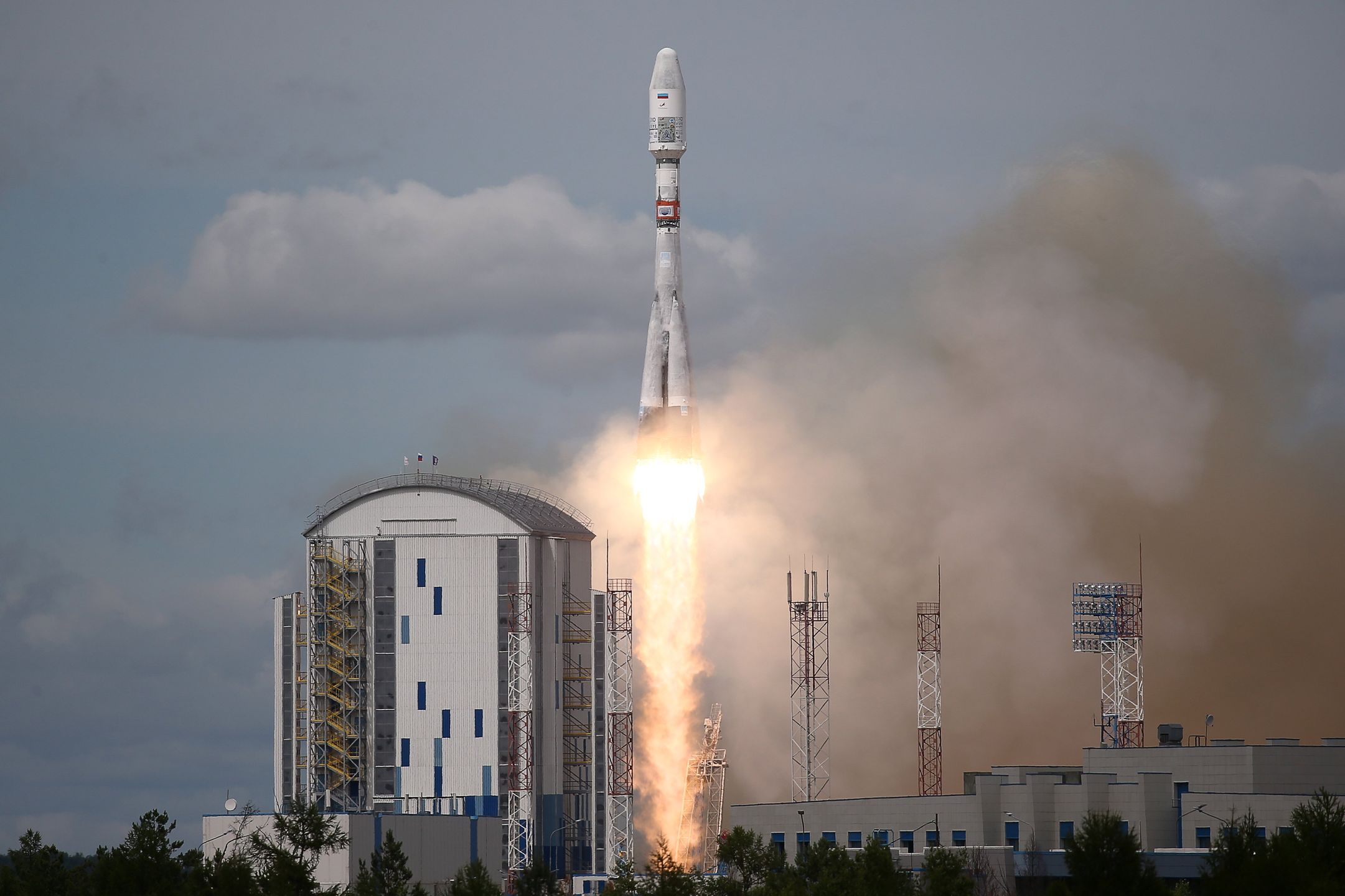 Rosyjski satelita pogodowy w drodze na orbitę. Zobacz zdjęcia ze startu 3