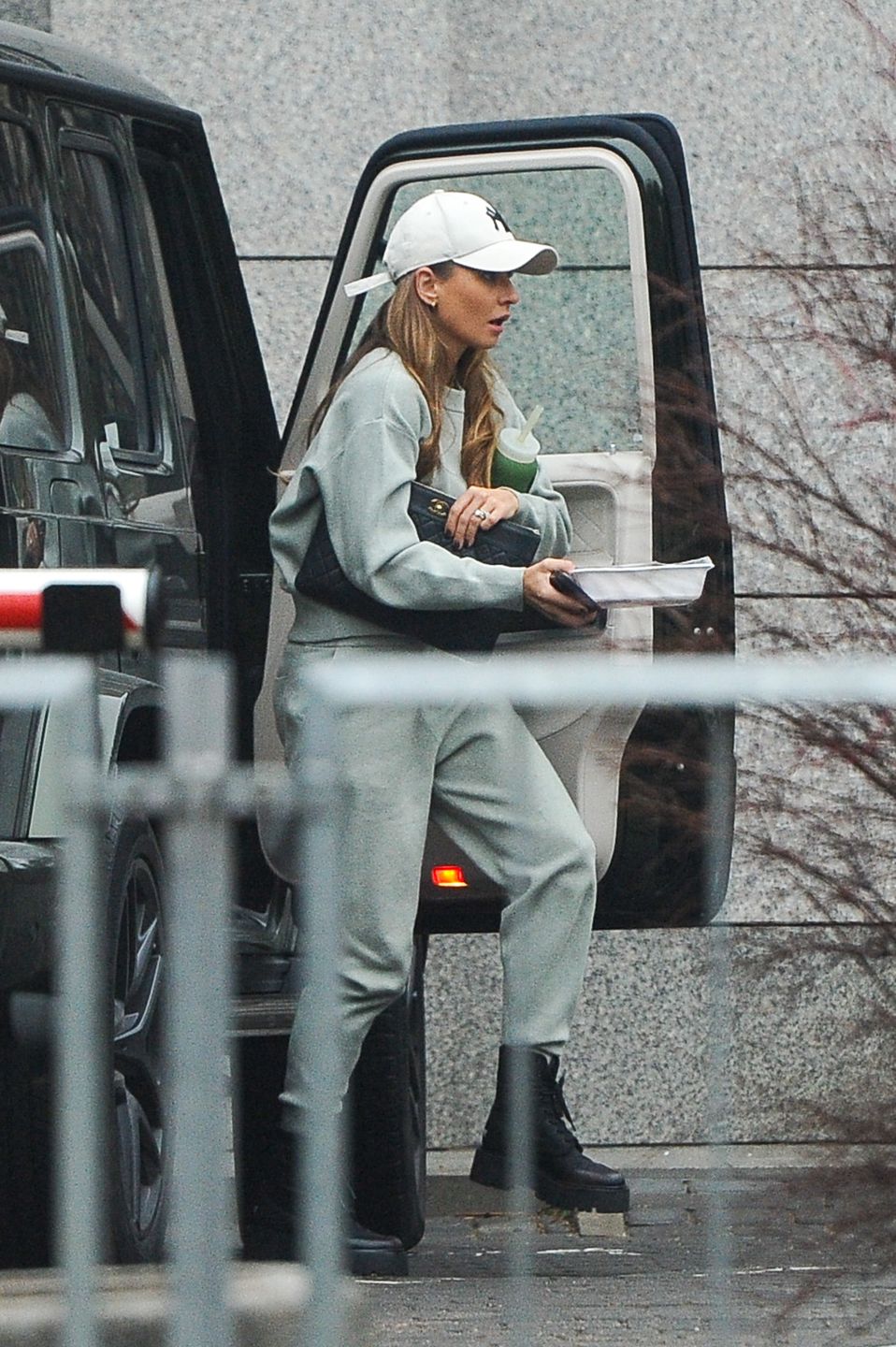 Anna Lewandowska przyjechała do pracy mercedesem z szoferem