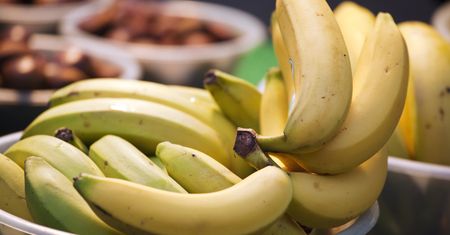 Bananów z taką skórką lepiej nie jeść. Nie warto ryzykować