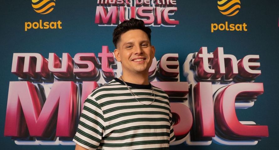 Radio ZET na planie "Must Be The Music". Z uczestnikami rozmawia nowy dziennikarz