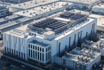 Ciemna strona AI. Badacz pokazał gigantyczne zużycie wody i prądu