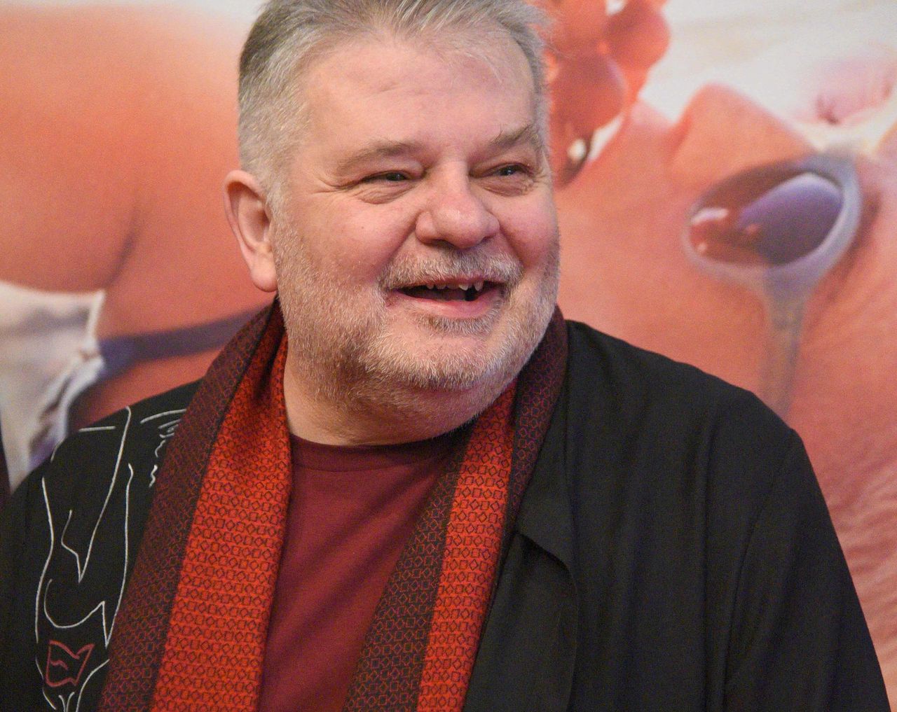 Od czasu choroby nie występuje już tak często. Niedawno był obecny na festiwalu filmowym