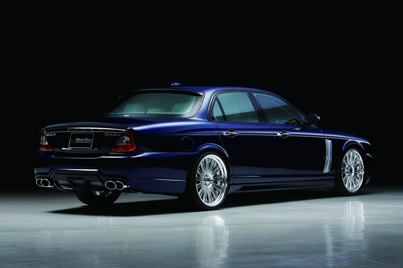 Jaguar XJ Black Bison Edition Wald