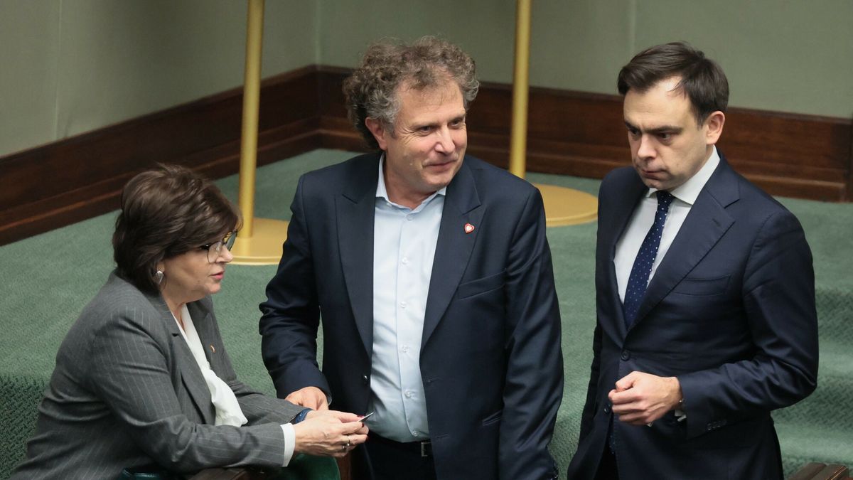 25. posiedzenie Sejmu X kadencji
Fot. Mateusz Grochocki/East News, Warszawa, 18.12.2024. 25. posiedzenie Sejmu X kadencji. Lawy rzadowe.
N/z: Izabela Leszczyna, Jacek Karnowski, Andrzej Domanski
Mateusz Grochocki