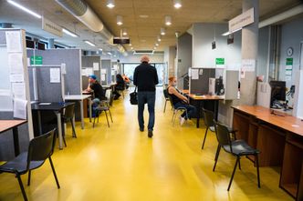 Pandemia redukuje miejsca pracy. Polacy tracą zatrudnienie