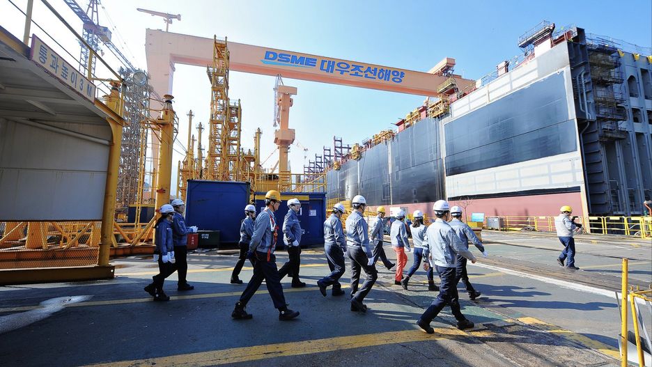 Koreańczycy z Południa nie wybudują ostatecznie dla rosyjskiego potentata gazowego  zamówionych tankowców. Rosjanie nie wnieśli opłaty  