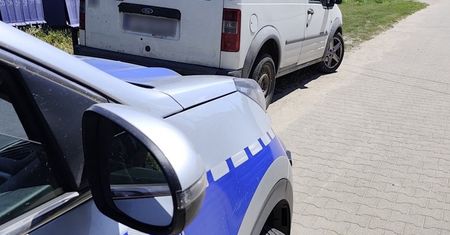 Dobiegniew: 21-latek ukradł busa, rozbił go i skrył się w tapczanie