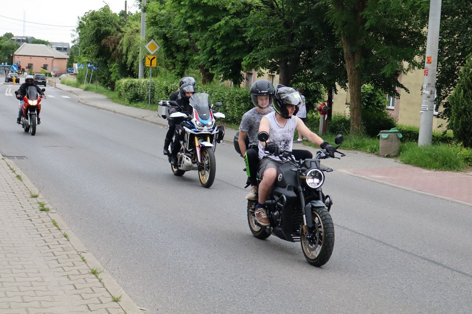 Wielka parada motocyklowa w Trzebini. Trwa motopiknik nad Balatonem